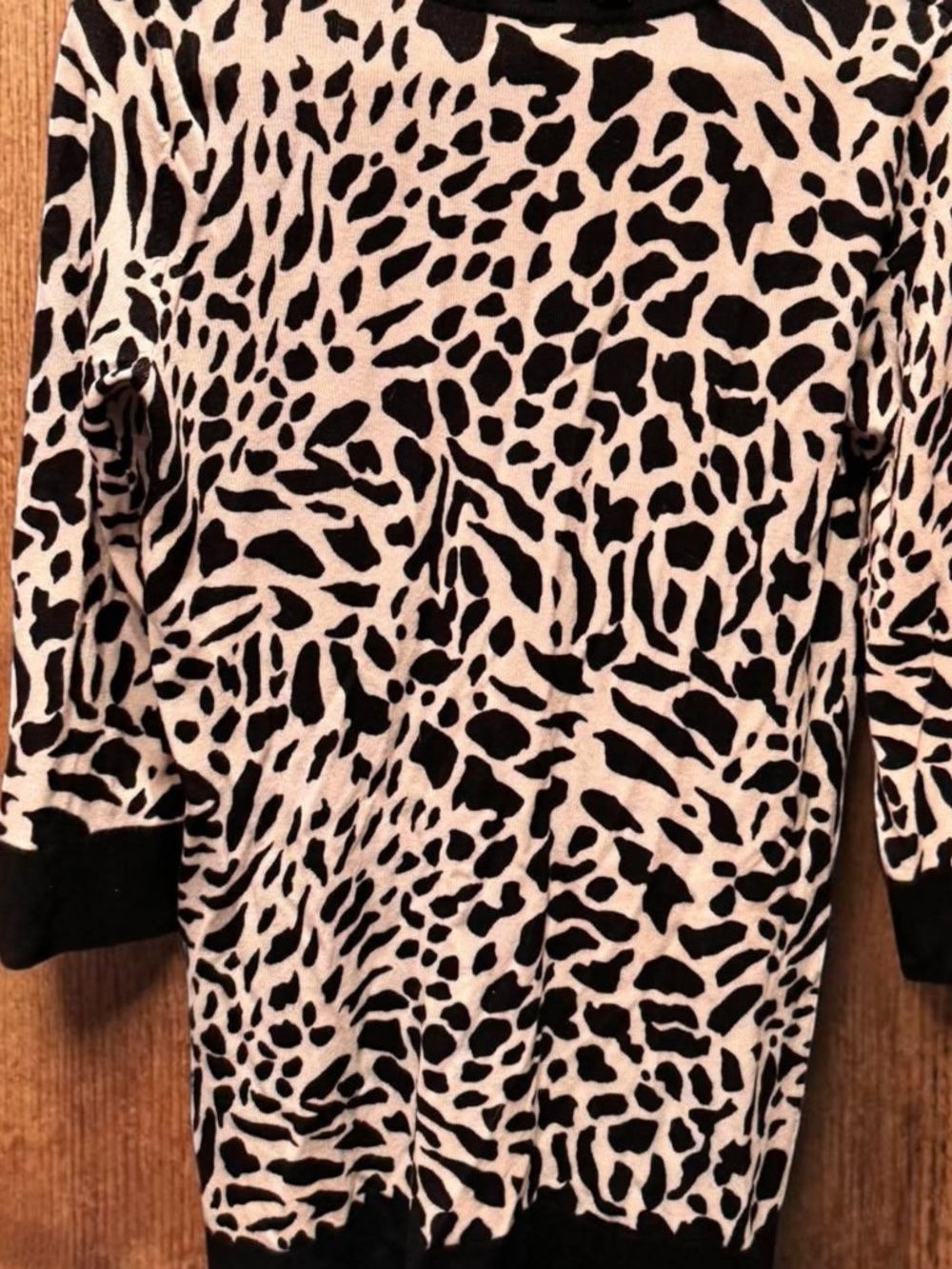 Joseph A Black & White Animal Print Knit Top MEDIUM - Picture 7 of 7